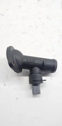 Engine coolant pipe/hose