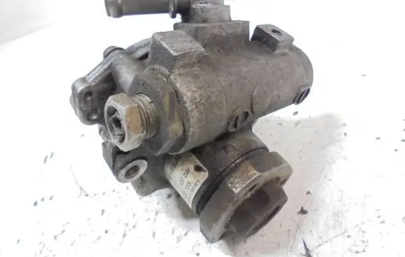 Mercedes-Benz Sprinter W901 W902 W903 W904 Power steering pump 2D0422155
