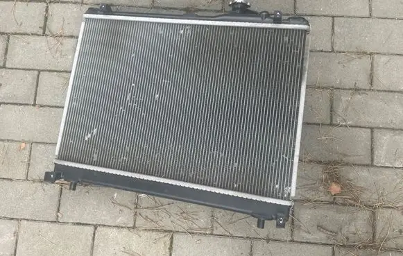 Suzuki Swift III Coolant radiator 425012