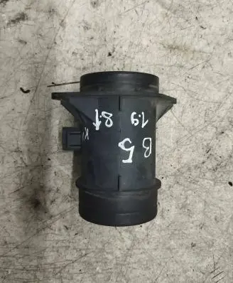 Volkswagen PASSAT B5 Mass air flow meter 71822101 074906461
