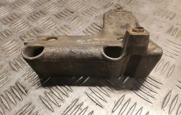 BMW 1 E81 E87 A/C compressor mount bracket 7505980
