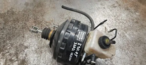 BMW 3 E90 E91 Brake booster 6764125