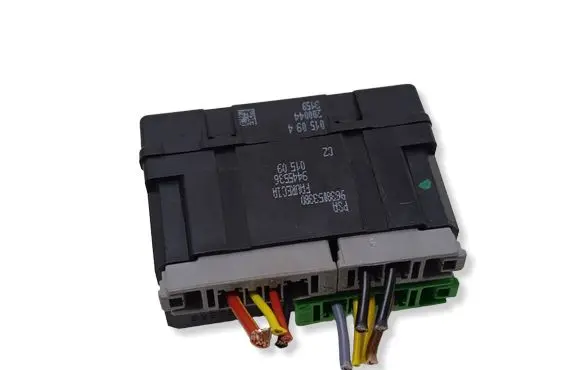 Peugeot 208 I Seat heating relay 9638053380