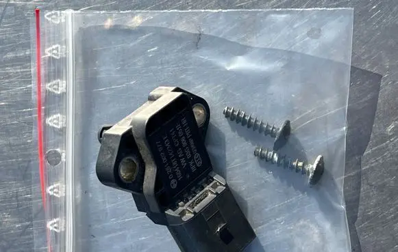 Volkswagen Golf VII Air pressure sensor 03G906051E 0281002977 160418T142343E