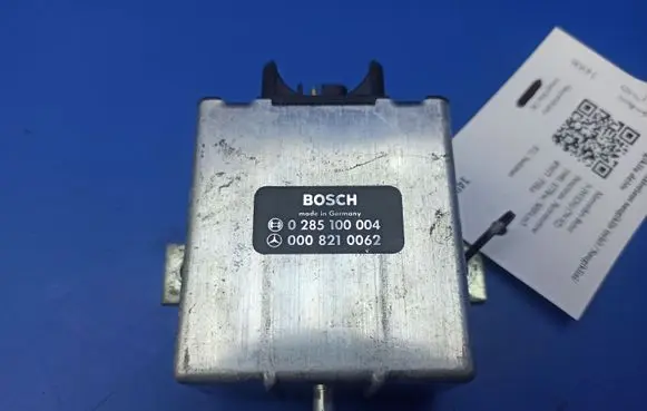 Mercedes-Benz S W126 Battery relay fuse 0285100004 0008210062