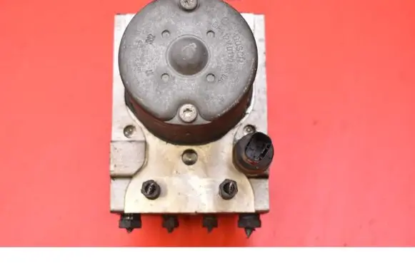 Toyota Avensis Verso ABS Pump 44540-05030