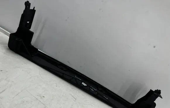 BMW 5 F10 F11 Radiator support slam panel bracket 7804618