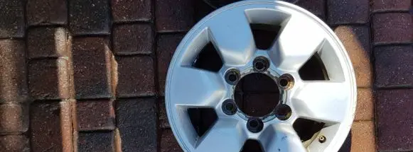 Toyota Hilux (AN10, AN20, AN30) R15 alloy rim 