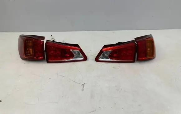 Lexus IS 220D-250-350 Rear/tail lights set 