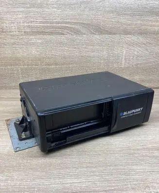 Audi A6 S6 C5 4B CD/DVD changer 7607700003