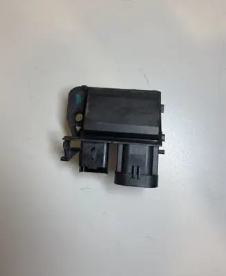 Jeep Renegade Coolant fan relay 9829220580