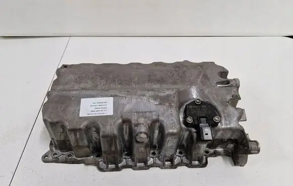 Volkswagen PASSAT B8 Oil sump 