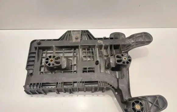 Battery box tray