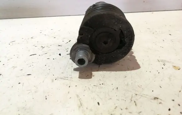 Volkswagen PASSAT B5 Alternator belt tensioner MU7028903315M