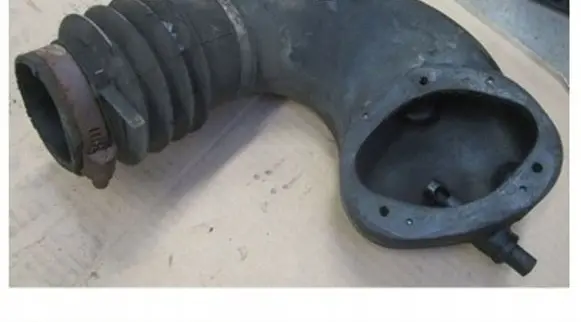 Renault 18 Intake resonator 