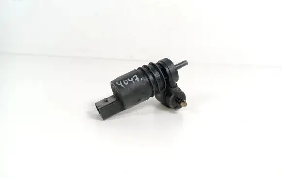 Mercedes-Benz CLS C218 X218 Windscreen/windshield washer pump A2048660221