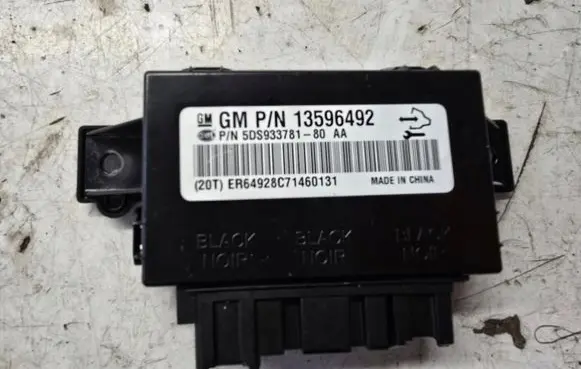 Opel Mokka Seat heating relay 13596492