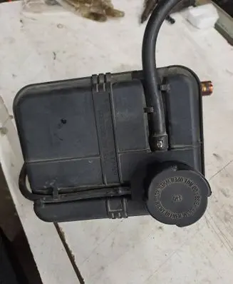 BMW 5 E39 Coolant expansion tank/reservoir