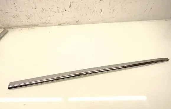 Chrysler Pacifica Front door trim (molding) 68228675AB