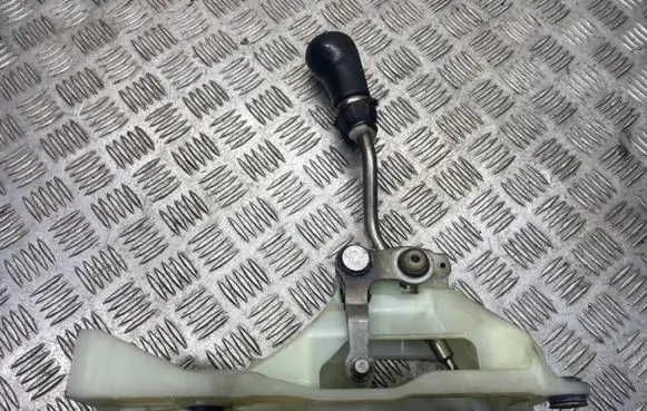 Toyota Avensis Verso Gear shifter/selector 
