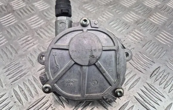 Mercedes-Benz E W212 Vacuum pump A2712301665