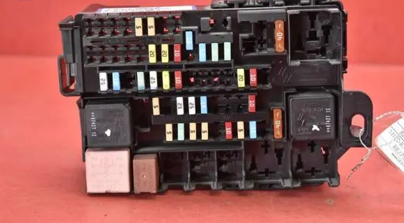 Renault Laguna III Fuse box set 8200393836