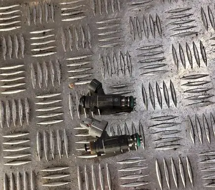Subaru Legacy Fuel injector 0013711 FBJC101