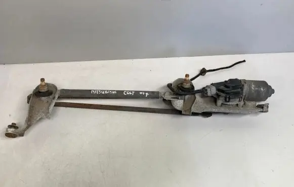Mitsubishi Colt Front wiper linkage and motor 8250A231 1593001500