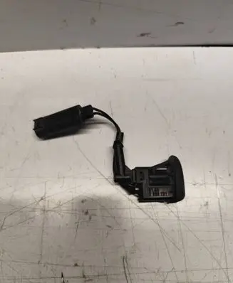 Windshield washer spray nozzle