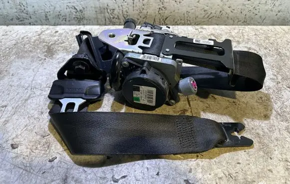 Volvo S60 Front seatbelt BAMPT1765 616156000 012R0000