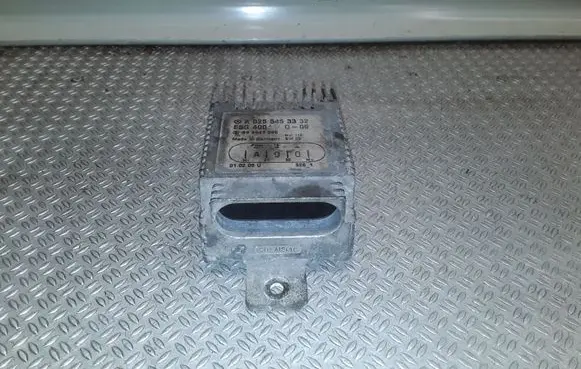 Mercedes-Benz Vaneo W414 Coolant fan relay A0255453332