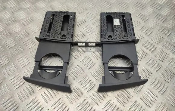 Cup holder front