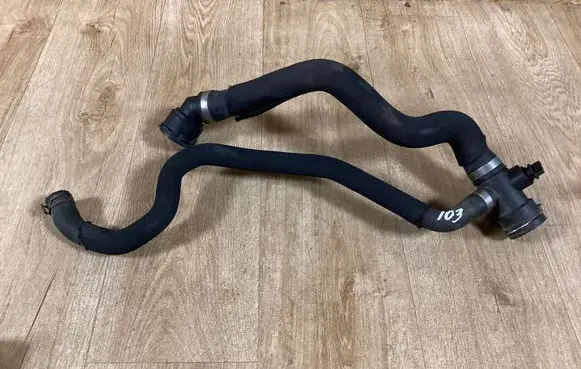 Engine coolant pipe/hose