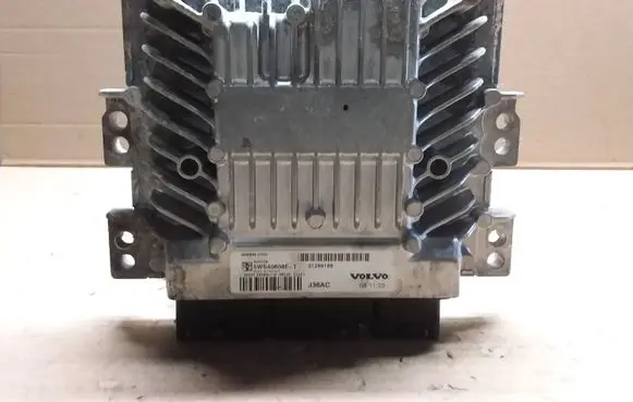 Volvo V70 Engine control unit/module 31269189