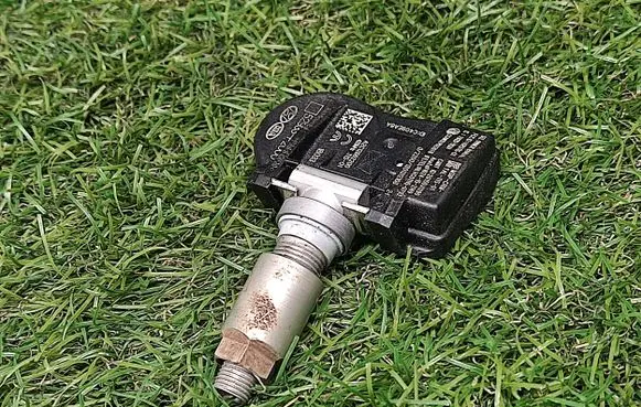 Hyundai Kona I Tire pressure sensor 52933F2000