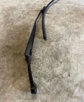 Opel Cascada Front wiper blade arm 97036203 3392125955