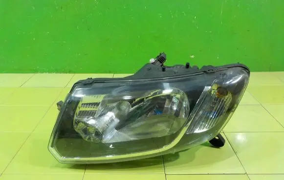 Dacia Logan II Headlight/headlamp 260604111R