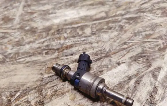 Porsche Panamera (970) Fuel injector 94811012822