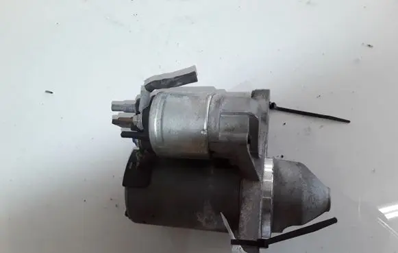Renault Megane III Starter motor 18H00379