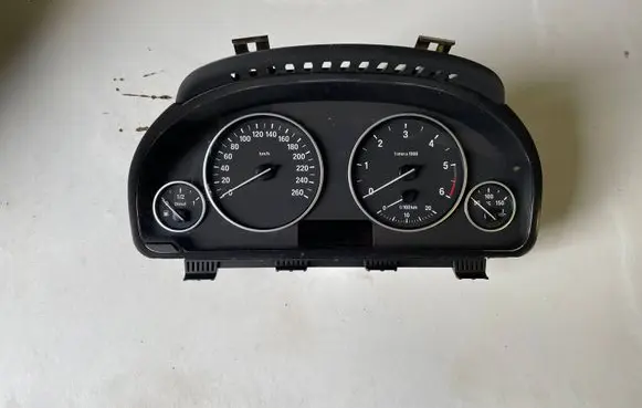 BMW X3 F25 Speedometer (instrument cluster) 92878773 17649411 7928757