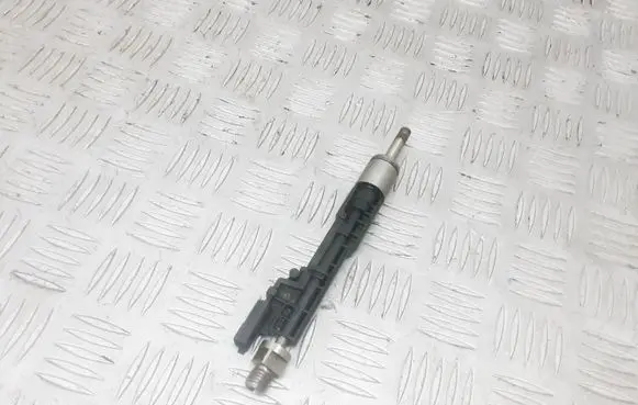 BMW 5 F10 F11 Fuel injector 7597870