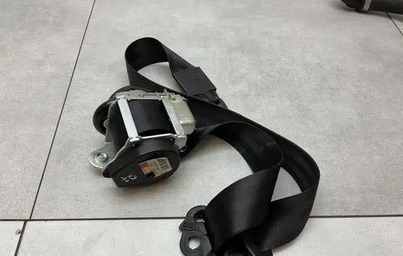 Audi Q7 4L Front seatbelt 606727200