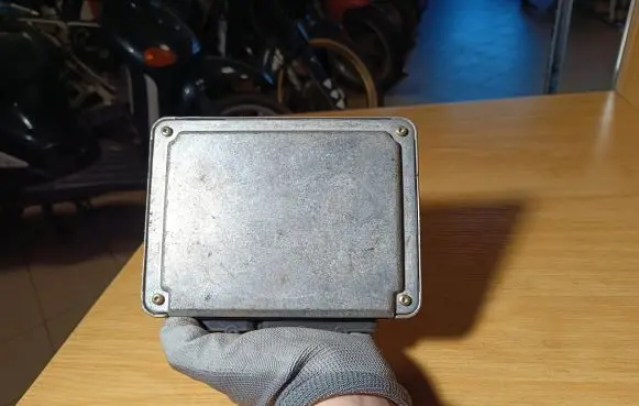 Volkswagen PASSAT B5 Engine control unit/module 038906018P 28SA3504 0281001720