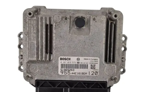 Alfa Romeo Mito Engine control unit/module 51865263 0281015573 44E161BDM