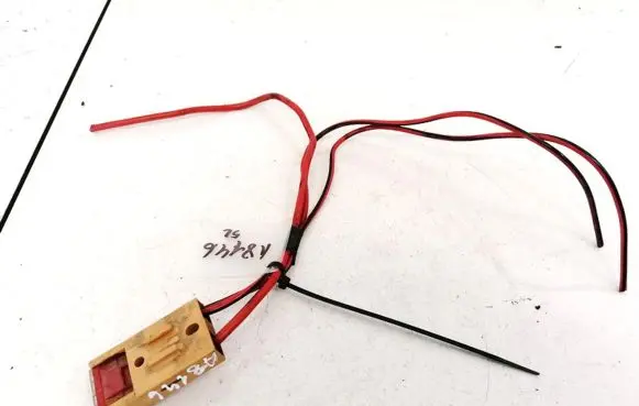 Audi A4 S4 B5 8D Fuse 8A0937530