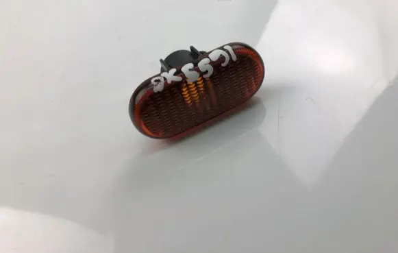 Renault Laguna I Front fender indicator light 6R0142789