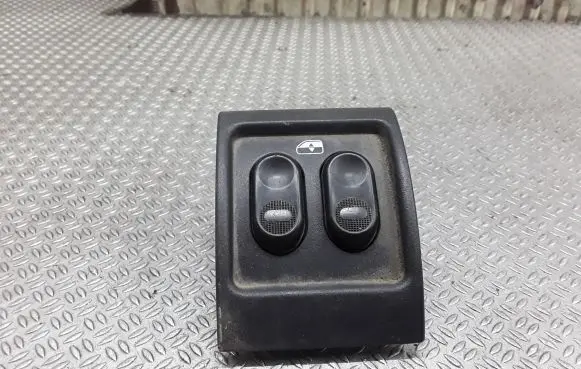 Chrysler PT Cruiser Electric window control switch 746755741