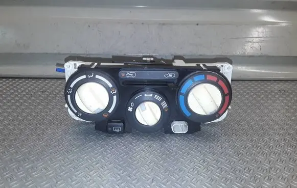 Nissan Micra Climate control unit 27520AX721