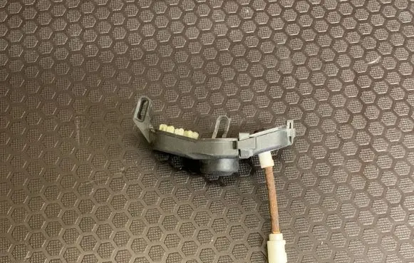 Audi A6 S6 C6 4F Coupe door lock (next to the handle) 4F0837291