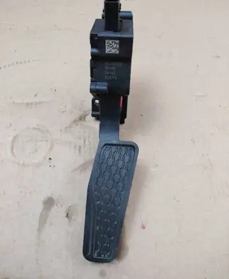 Jeep Wrangler Accelerator throttle pedal 04581893AD